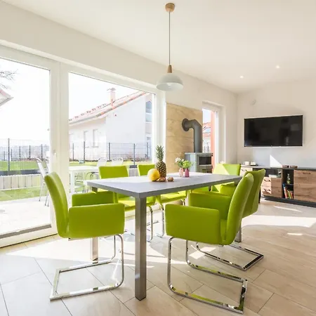 Feriehus Fuer Ganze Familie - Kamin-sauna-see Krakow am See